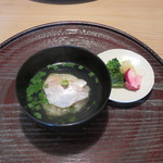 青草窠 - 食事　昆布〆した小鯛と大場の鯛茶　山葵乗せ
      香物　4種の漬物
      