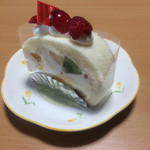 ポレポレ - フルーツのロールケーキ¥370