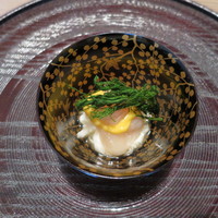 青草窠 - 蓋物　昆布〆の長芋　甘海老の黄身酢掛け　四万十の海苔
