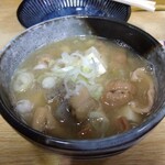 とん八 - もつ煮込み 380円(税込)(2024年10月3日撮影)