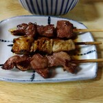 とん八 - タン・シロ・カシラ各110円(税込)(2024年9月11日撮影)