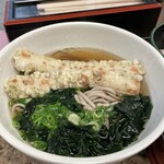 阪神そば - ちく天とわかめが入ってます