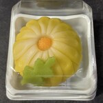 久栄堂菓子舗 - 『ねりきり(菊)』