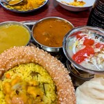 プルジャ ダイニング - 