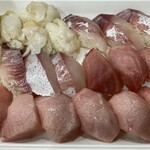 SAKATANTO - お寿司盛り合わせ