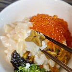 リーズン鮮魚店 - 規格外塩水ウニ アップ