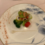 オーベルジュ ル・タン - 鯵のエスカベッシュ、自家菜園の野菜