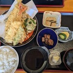 食処うまいや - 