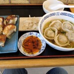 ウェイウェイ餃子 - 