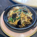 Chugoku Ryori Hamayu Kuwana Ten - 蘑菇淋汁炒面