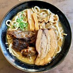 麺屋　たか - 和節牛モツラーメン（煮バラ、ナンコツチャーシュー）