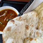 ハラール屋台村 八潮スタン - 本日のカレー(マトンコルマ )w/ナン@1,100円  おぉ、しっかり辛くてスパイス満載で美味いなぁ！コチラのナンは甘くなくサクッとして美味いなぁ！これだよねぇ！