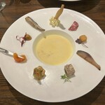 Salon de Patina - はじまりは10品の小さな前菜で