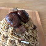 パティスリー リョーコ - まろんまろんしたマロンがゴロゴロ。ちょっと現実離れしたビジュアルです。