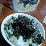 ゆめタウン - 熱いご飯にかけて食べました。
      ピリ辛で美味しかったです。