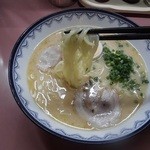 一龍軒 - 柔かめのモッチリした麺