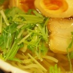 こうてい麺 大ちゃん - ミニ塩ラーメンのスープはめっちゃ澄んでいる