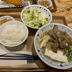 野菜を食べるごちそうとん汁 ごちとん - 