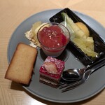 ブッフェアンドカフェ スロープサイドダイナー ザクロ - 