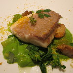 レフェルヴェソンス - 26年4月　春風　やわらかく焼き上げた石鯛と菜の花、大浅蜊、唐墨、山椒の葉とオイル