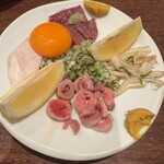 鳥茂 - 内臓の刺身盛り合わせ