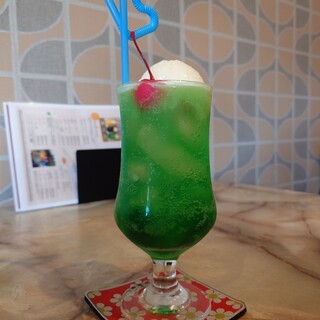 喫茶 恋とカセット_0