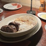 カルネジーオ イースト - 