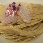 麦処 八と丁 - 昆布水つけ麺と鯛のお刺身トッピング