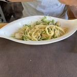 カフェボヌール - 海老とあさりの塩味パスタ