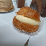 フランス菓子 パティシエ ショコラティエ イナムラショウゾウ - 小ぶりですがクリーム美味しい