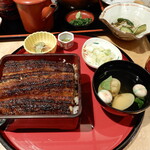 鰻う おか冨士 - うな重（10秒後）