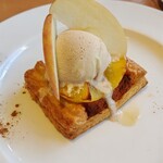 ティーラウンジ オークレール - 全容。お皿も大きく嬉しい