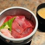 しほう田 - マグロ丼1,300円　赤身が綺麗