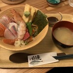 うみからそらへ - ７種の海鮮丼定食　１２００円