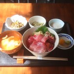 熟成本マグロ専門店 暁 - 熟成本マグロ丼