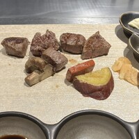 鉄板焼 北野 - 食べかけのステーキ