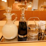 とんかつジョニー - 拘りのあるドレッシングとソース