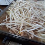 東京ホルモン - 野菜はモヤシ、玉葱