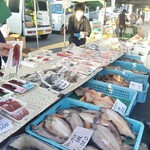 館鼻岸壁朝市 - 