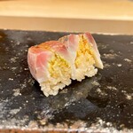 すし博 - 結 8800円
      （ランチコース料理）
      にぎり マアジと海老のおぼろ