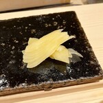 すし博 - 結 8800円
      （ランチコース料理）
      ガリ