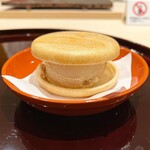 すし博 - 結 8800円
      （ランチコース料理）
      デザート ほうじ茶アイスもなか
