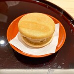 すし博 - 結 8800円
      （ランチコース料理）
      デザート ほうじ茶アイスもなか