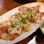 居酒屋 兀突骨 - カルパッチョ(アサリ出汁を使ってます)