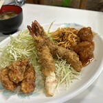 とんかつ 一 - エビフライ＆カニコロッケ（唐揚げはサービス）
