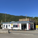 C's diner - 海側からの外観
