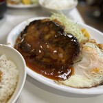 とんかつ 一 - ハンバーグに半ライスサービスカレー