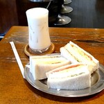 喫茶フランス - 料理写真:ミックスサンドとミックスジュース