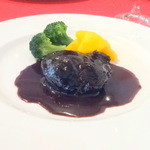 アルカション - 豚ほほ肉の赤ワイン煮込み　黄人参のグラッセ