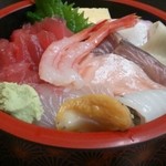 魚玉 - 海鮮丼